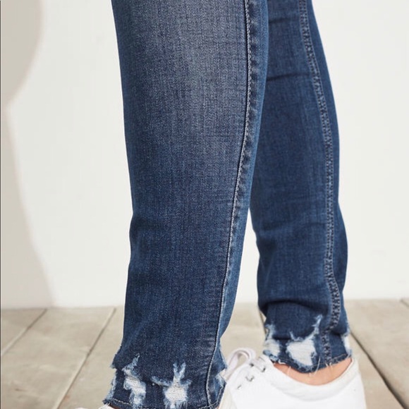 🆕⭐️ Hollister Curvy High-Rise Super Skinny Jean⭐️ - Picture 4 of 7
